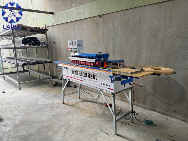 Kỹ thuật Laika tư vấn đúng nhu cầu trước khi bàn giao máy dán cạnh SU-390 tại Tuyên Quang